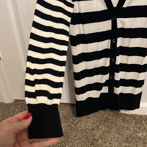 STRIPED LONG BUTTON UP CARDIGAN - Picture 4 of 5